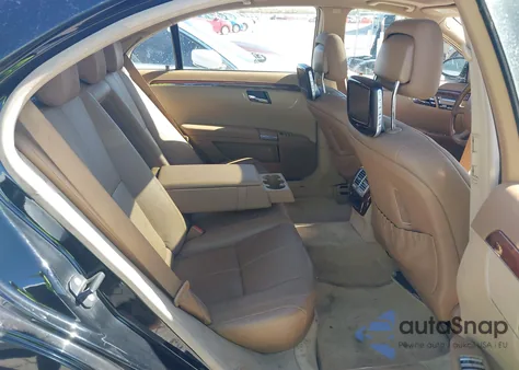 2008 Mercedes-Benz S 550 z USA, uszkodzony, nr VIN WDDNG71X78A229180